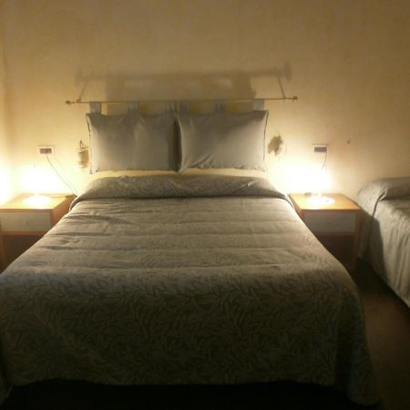 Albergo Vecchio Pavone بورغارّو تورينيسِّ المظهر الخارجي الصورة