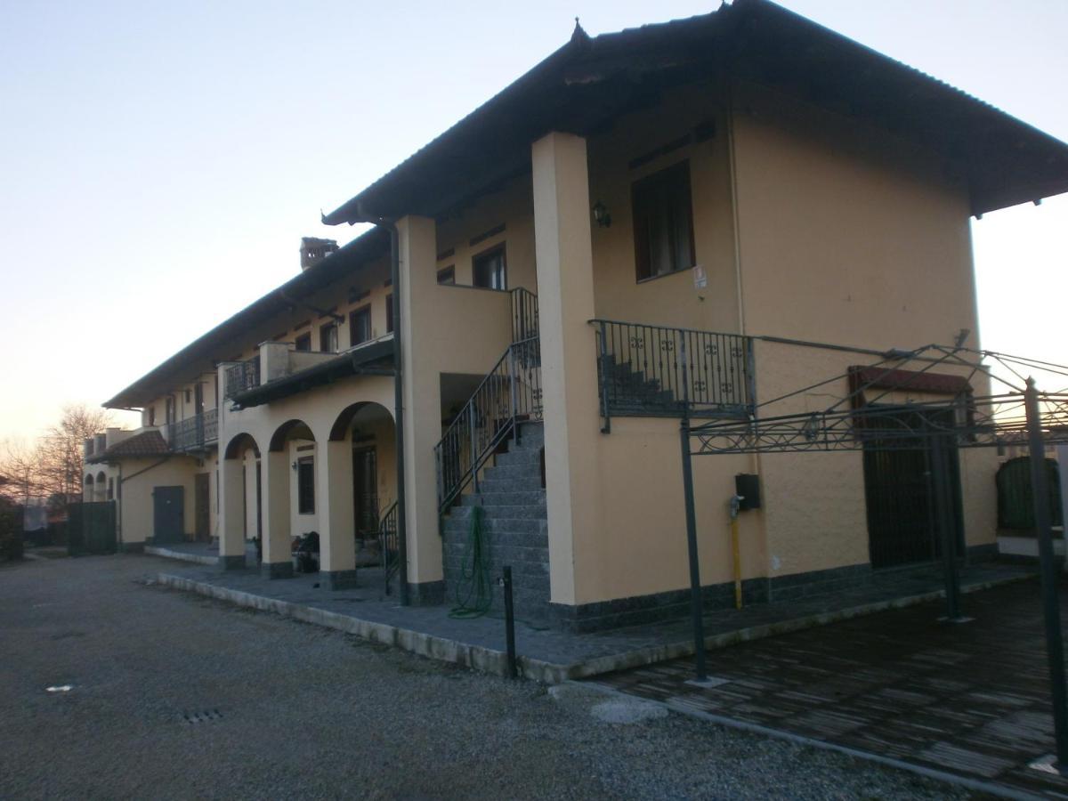 Albergo Vecchio Pavone بورغارّو تورينيسِّ المظهر الخارجي الصورة