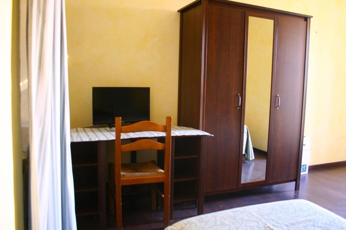 Albergo Vecchio Pavone بورغارّو تورينيسِّ المظهر الخارجي الصورة