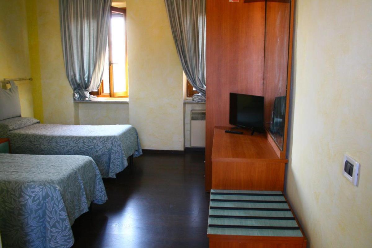 Albergo Vecchio Pavone بورغارّو تورينيسِّ المظهر الخارجي الصورة