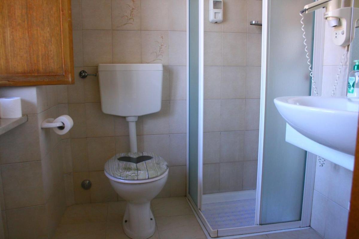 Albergo Vecchio Pavone بورغارّو تورينيسِّ المظهر الخارجي الصورة